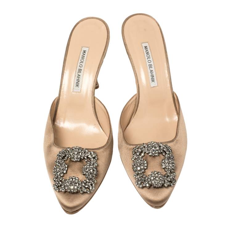 Pre Owned Manolo Blahnik Beige Satin Hangisi Mules Size 39.5