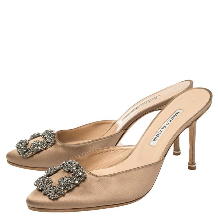 Pre Owned Manolo Blahnik Beige Satin Hangisi Mules Size 39.5