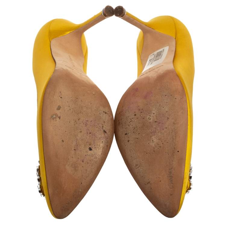 Pre Owned Manolo Blahnik Yellow  Satin Hangisi  Pumps Size 39