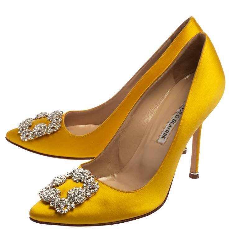 Pre Owned Manolo Blahnik Yellow  Satin Hangisi  Pumps Size 39