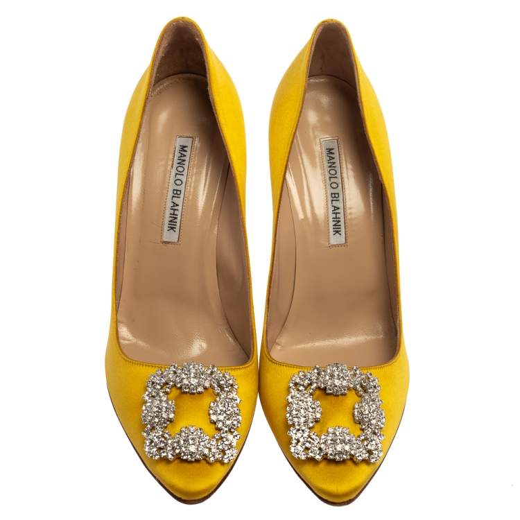 Pre Owned Manolo Blahnik Yellow  Satin Hangisi  Pumps Size 39