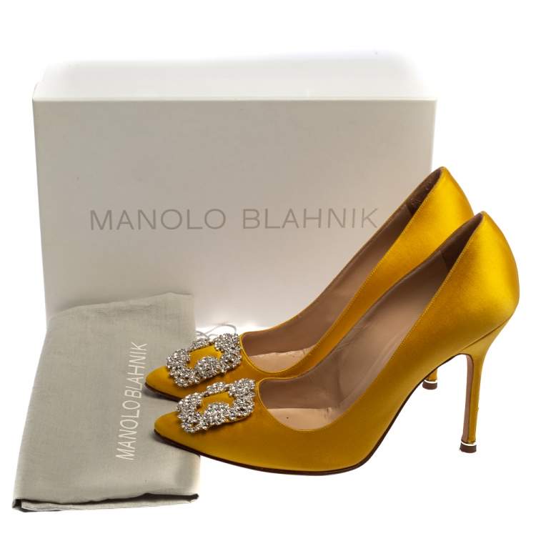 Pre Owned Manolo Blahnik Yellow  Satin Hangisi  Pumps Size 39