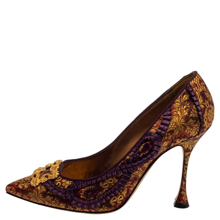 Pre Owned Manolo Blahnik Multicolor Fabric Brocade Slip On  Pumps Size 39.5