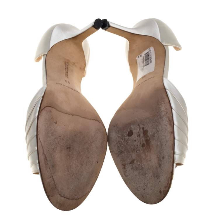 Pre Owned Manolo Blahnik White Satin Sedaraby  Pumps Size 39