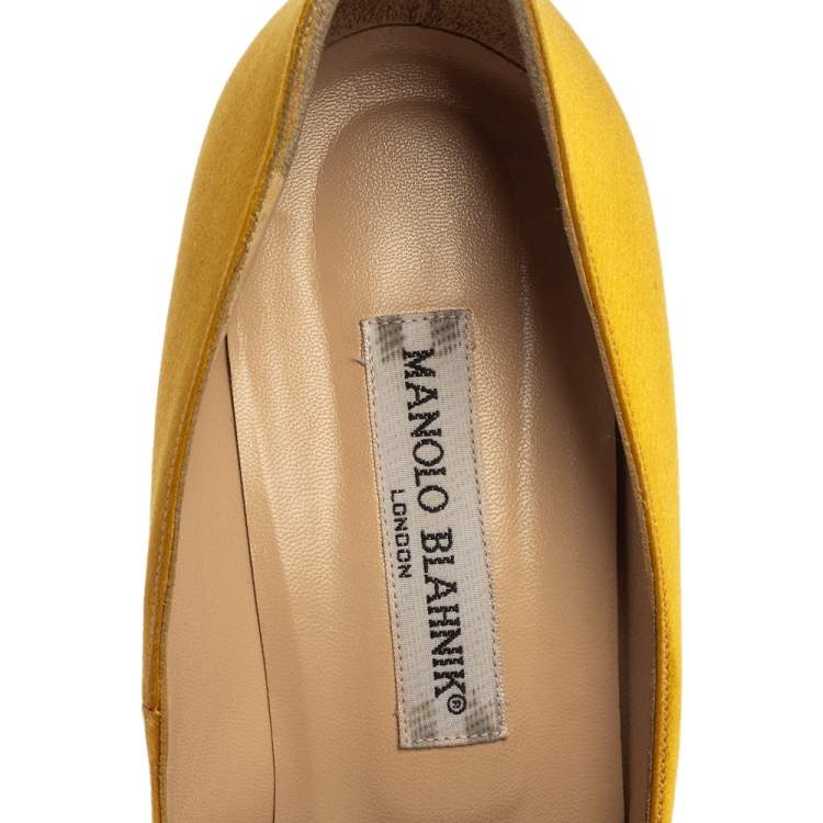 Pre Owned  Manolo Blahnik Yellow Satin Hangisi Crystal Embellished Pumps Size 39.5