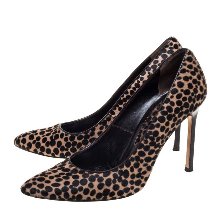 Pre Owned Manolo Blahnik Black/Beige Leopard Print Calf Hair Pumps Size 39.5