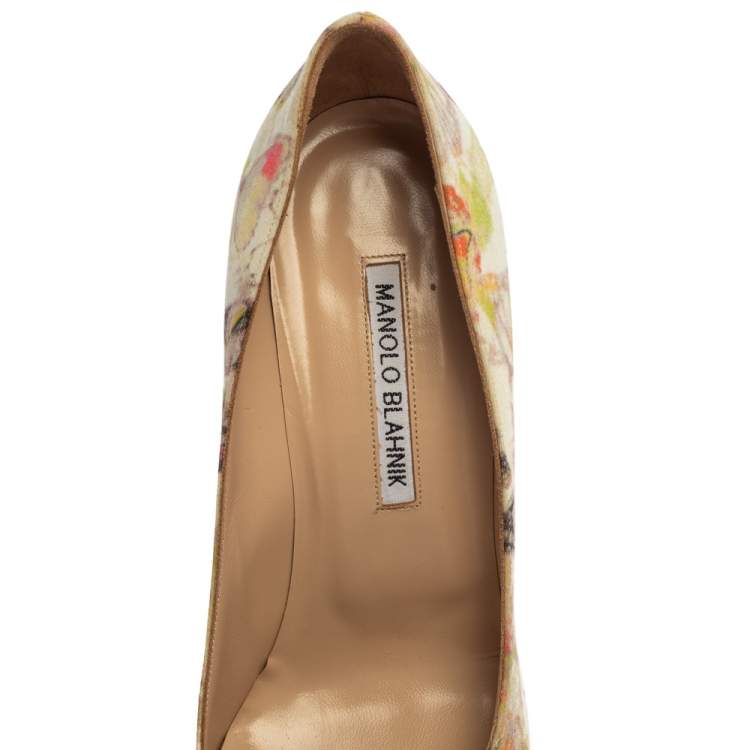 Pre Owned Manolo Blahnik Multicolor Butterfly Print Fabric Hangisi Pointed Toe Pumps Size 39