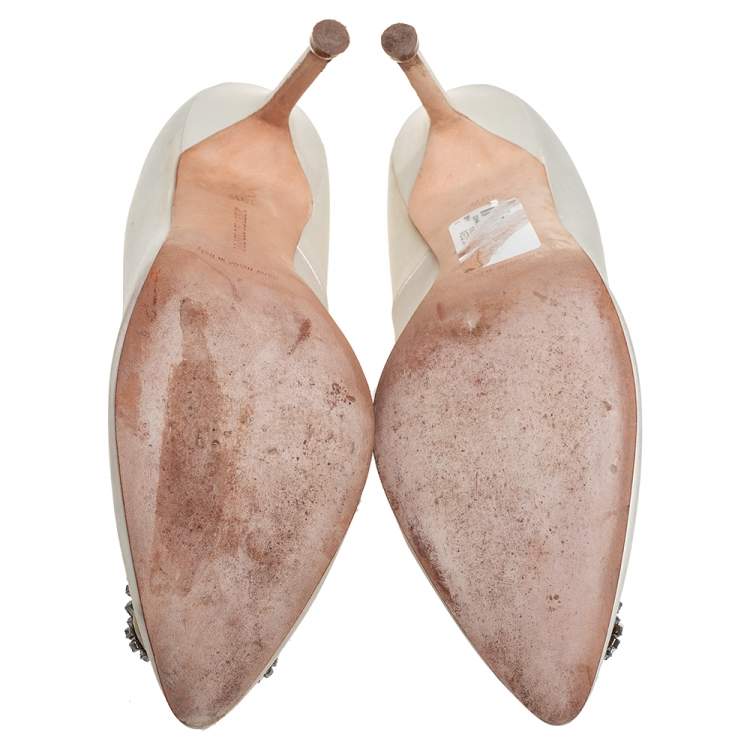 Pre Owned Manolo Blahnik White Satin Hangisi Crystal Embellished Pumps Size 38.5