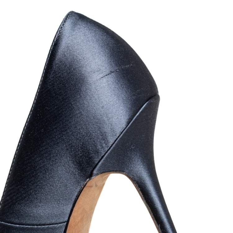 Pre Owned Manolo Blahnik Grey Satin Embellished Borlak Pumps Size 37