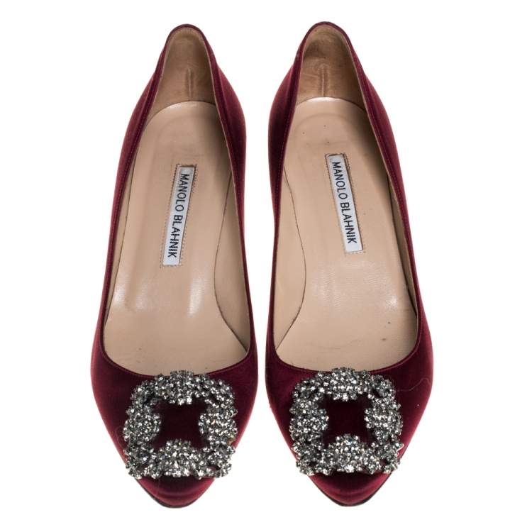 Pre Owned Manolo Blahnik Maroon Satin Hangisi Crystal Embellished Pointed Toe Pumps Size 37.5