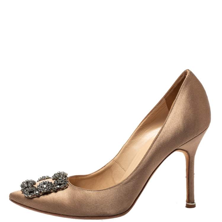 Pre Owned Manolo Blahnik Beige Satin Hangisi Pumps Size 37.5
