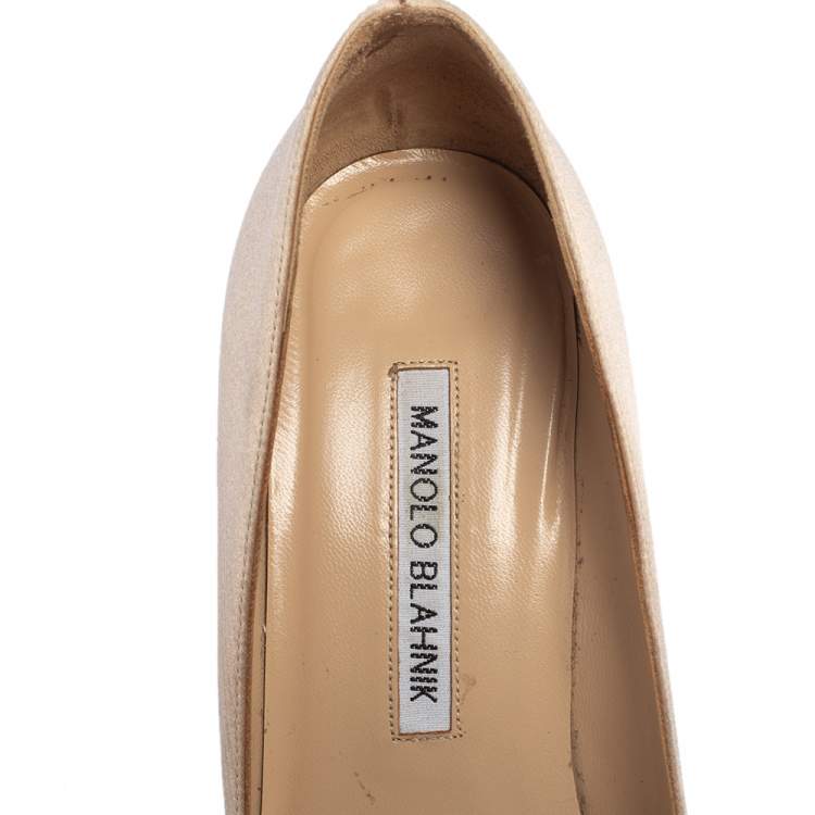 Pre Owned Manolo Blahnik Nude Pink Satin Embellished Hangisi Pumps Size 35.5