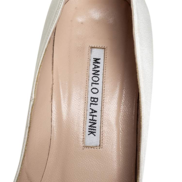 Pre Owned Manolo Blahnik White Satin Hangisi Pumps Size 37.5