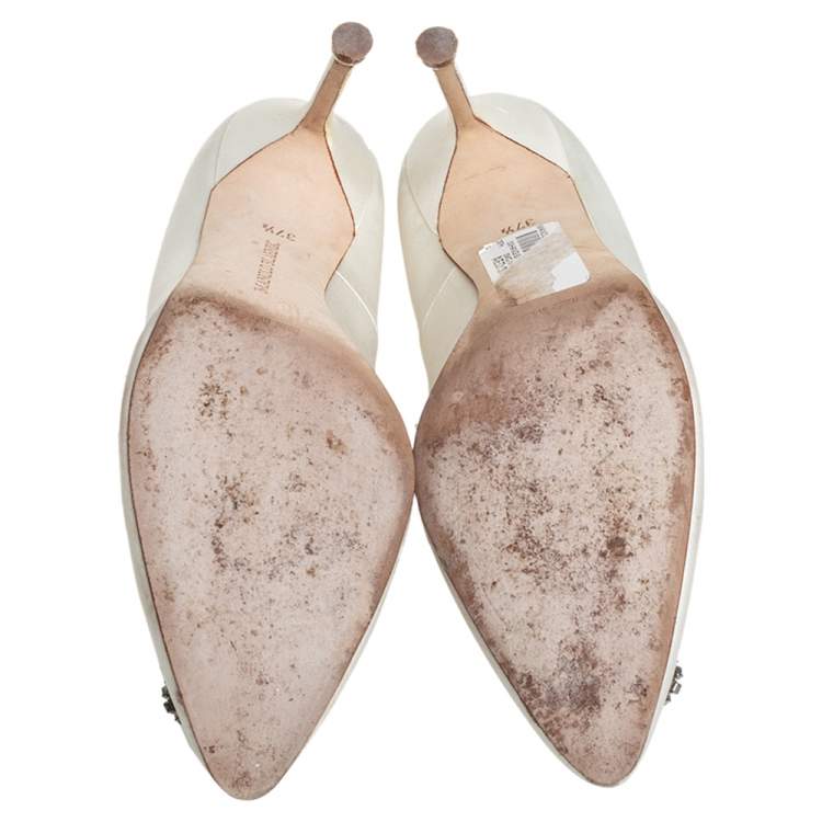 Pre Owned Manolo Blahnik White Satin Hangisi Pumps Size 37.5