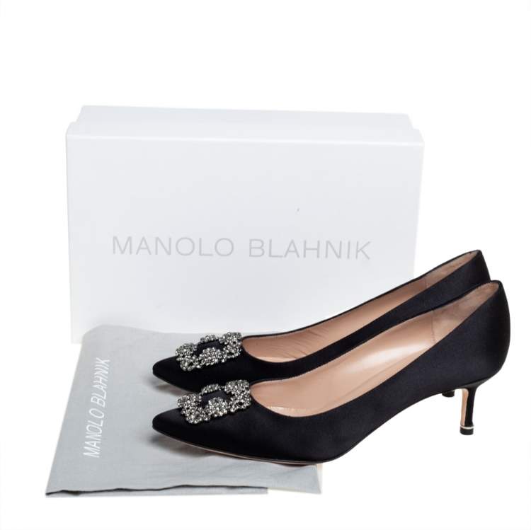 مملوكة مسبقًا Manolo Blahnik Black Satin Hangisi Crystal Embellished Pumps Size 40.5