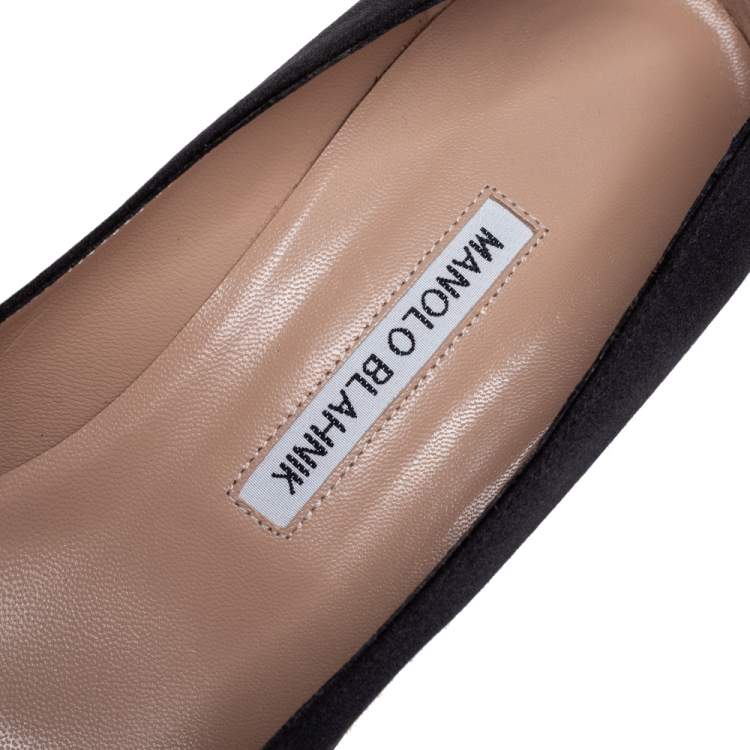 مملوكة مسبقًا Manolo Blahnik Black Satin Hangisi Crystal Embellished Pumps Size 40.5