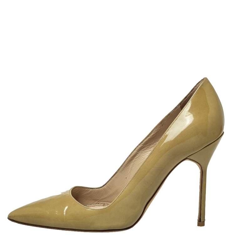 Pre Owned Manolo Blahnik Beige Patent Leather BB Pointed Toe Pumps Size 36.5