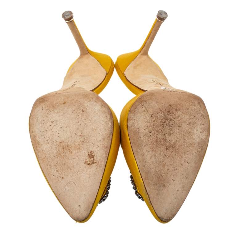 Pre Owned  Manolo Blahnik Yellow Satin Hangisi Mules Size 40