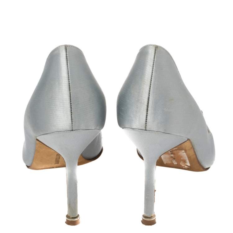 Pre Owned Manolo Blahnik Blue Satin Hangisi Pumps Size 37