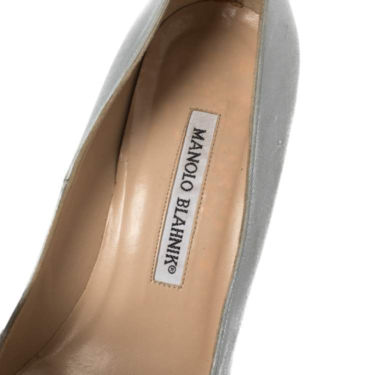 Pre Owned Manolo Blahnik Blue Satin Hangisi Pumps Size 37