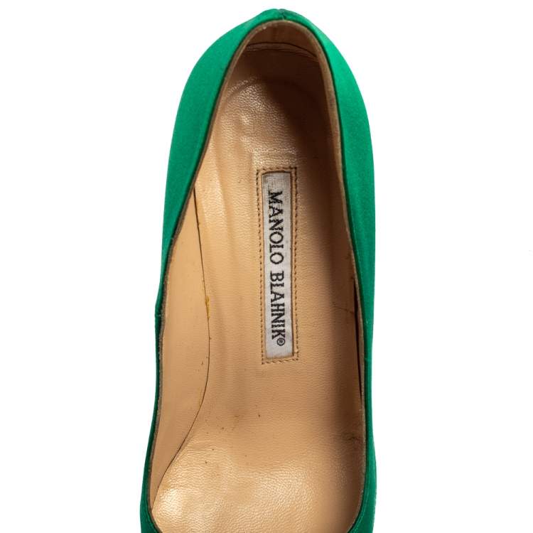 Pre Owned Manolo Blahnik Green Satin Hangisi Pumps Size 36