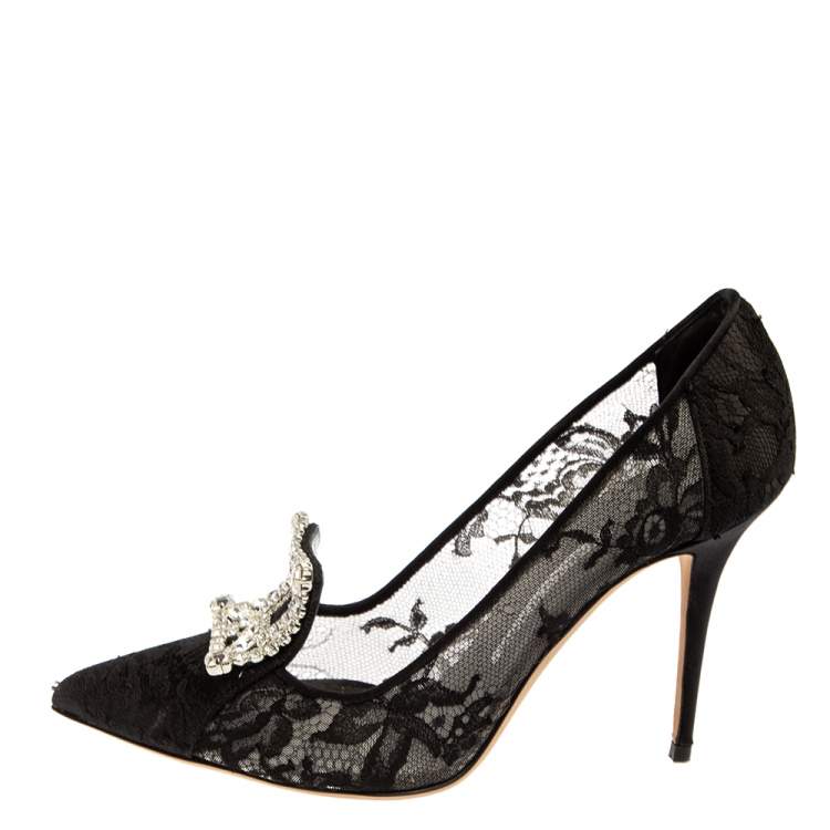 مملوكة مسبقًا Manolo Blahnik Black Lace Borlak Pointed Toe Pumps Size 39.5
