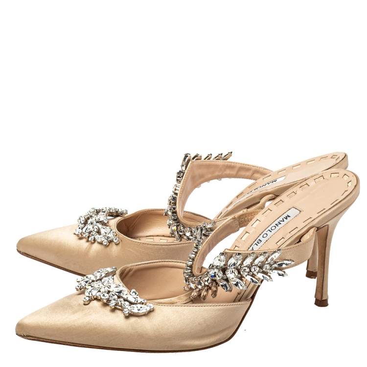 Pre Owned Manolo Blahnik Beige Satin Lurum Pointed Toe Mules Size 39.5