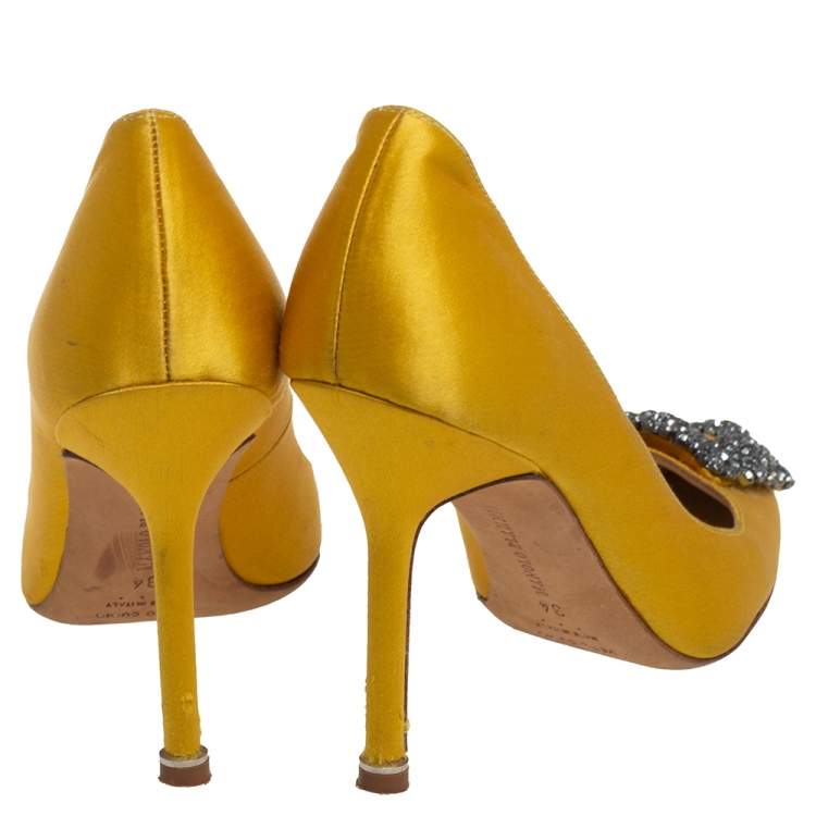 Pre Owned Manolo Blahnik Yellow Hangisi Crystal Embellished Pumps Size 34