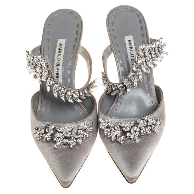 Pre Owned Manolo Blahnik Grey Satin Crystal Embellshed Lurum Sandals Size 38