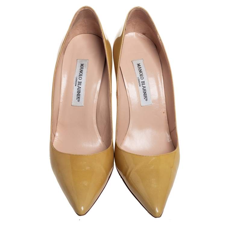 Pre Owned Manolo Blahnik Olive Green Patent Leather  Pointed Toe Pumps Size 39
