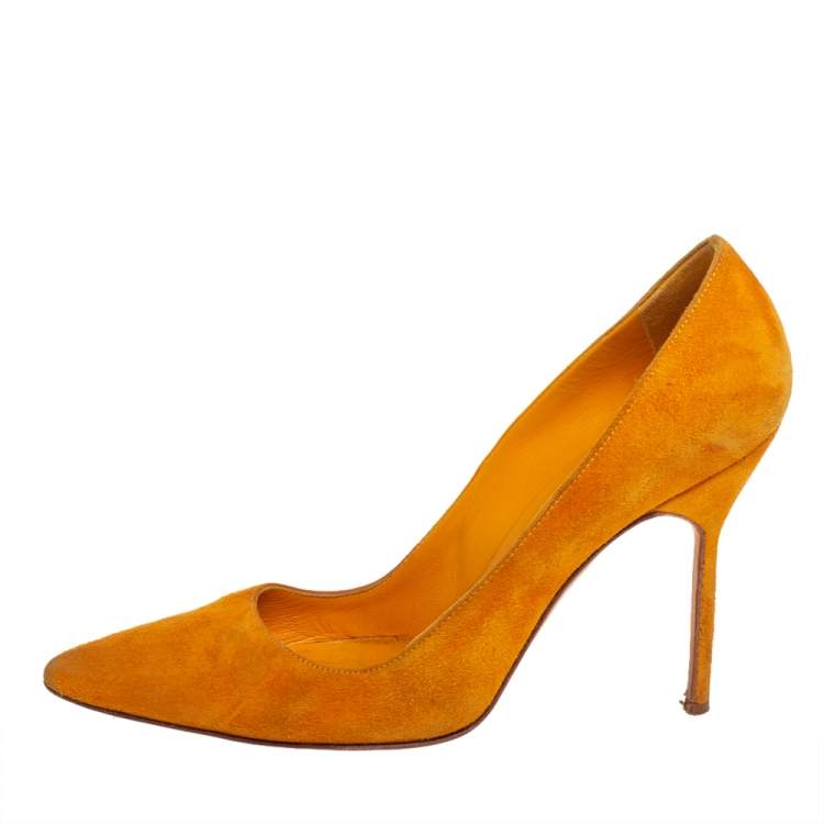 Pre Owned Manolo Blahnik Yellow Suede BB Pointed Toe Pumps Size 36