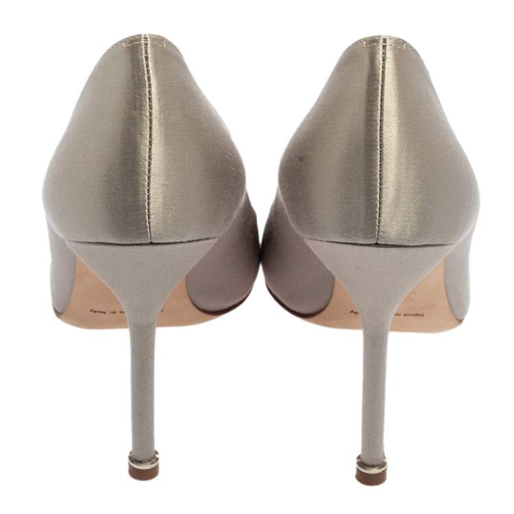 Pre Owned Manolo Blahnik Grey Satin Hangisi  Pumps Size 39