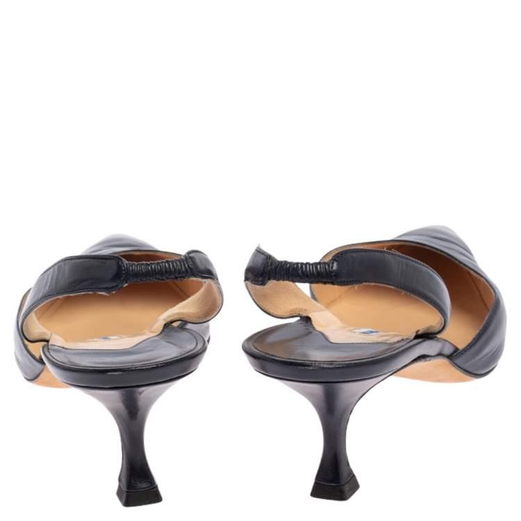 Pre Owned Manolo Blahnik Navy Leather Carolyne Pointed Toe Slingback Sandals Size 42