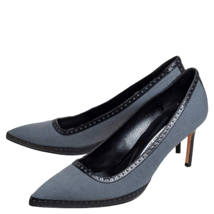 مملوكة مسبقًا Manolo Blahnik Grey Canvas Brogue Trim Pointed Toe Pumps Size 40