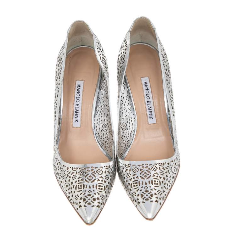 Pre Owned Manolo Blahink Silver Lazer Cut Patent Leather Pumps Size 39.5