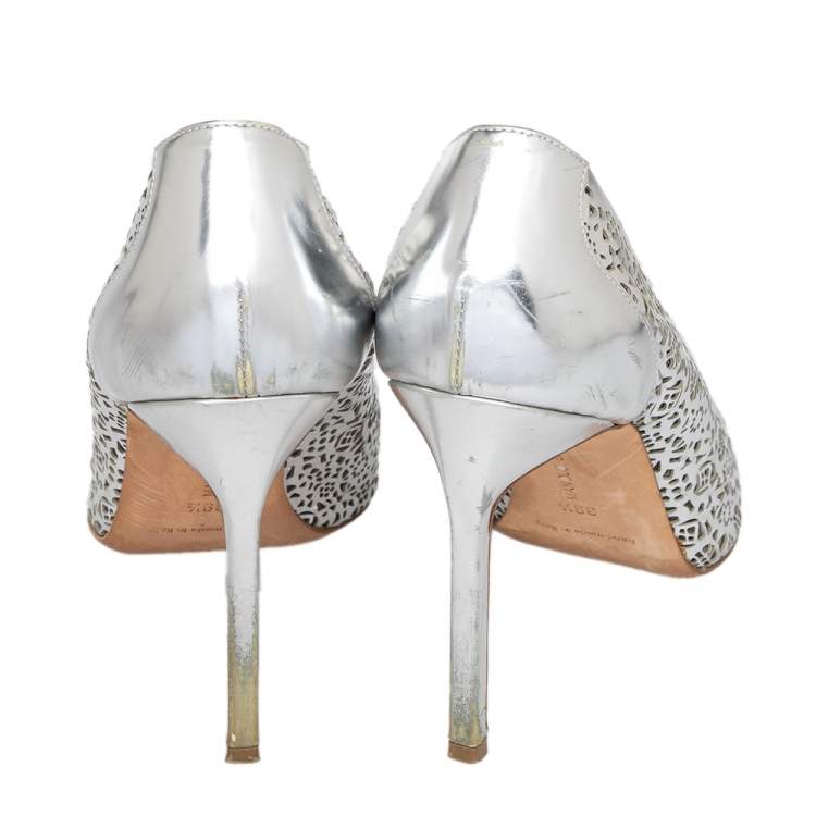 Pre Owned Manolo Blahink Silver Lazer Cut Patent Leather Pumps Size 39.5
