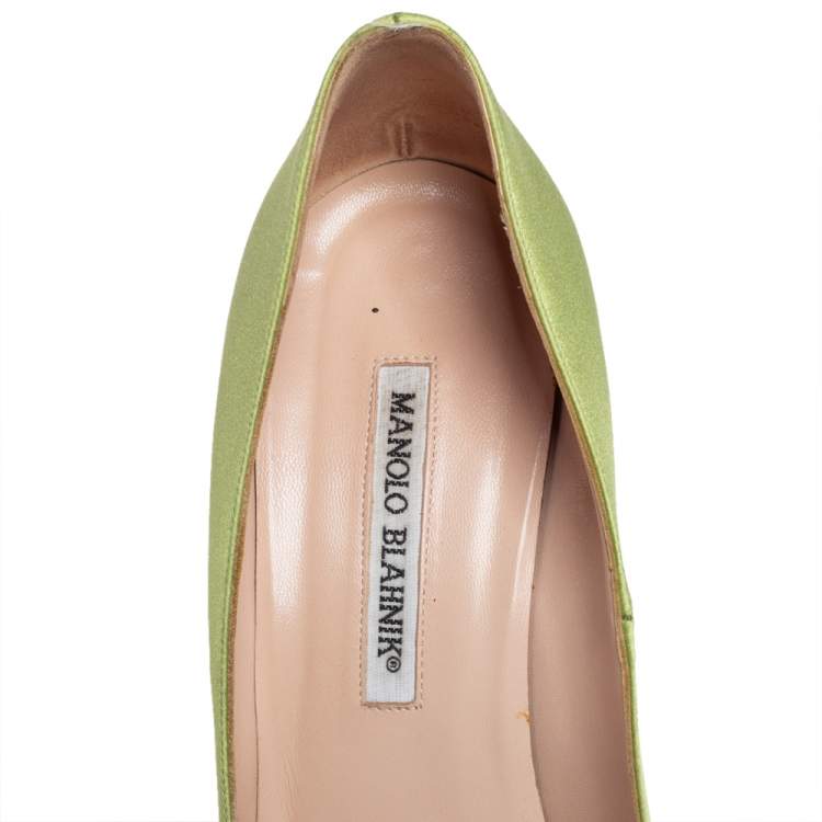 Pre Owned Manolo Blahnik Neon Green Satin Hangisi Pumps Size 39