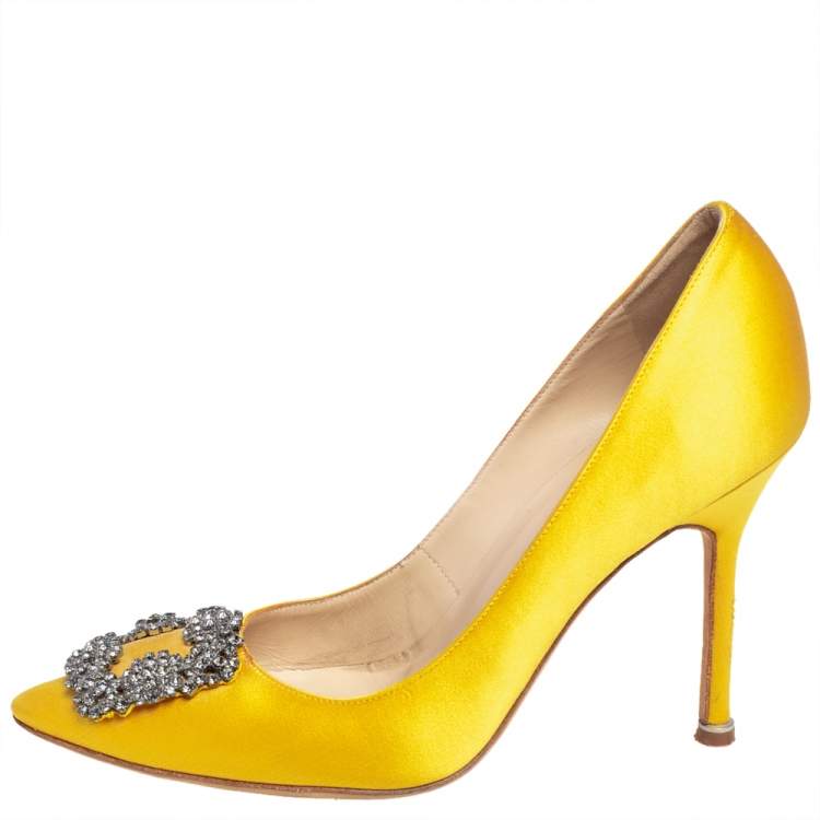Pre Owned Manolo Blahnik Yellow Satin Hangisi Pumps Size 38.5