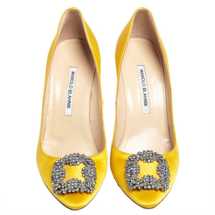 Pre Owned Manolo Blahnik Yellow Satin Hangisi Pumps Size 38.5