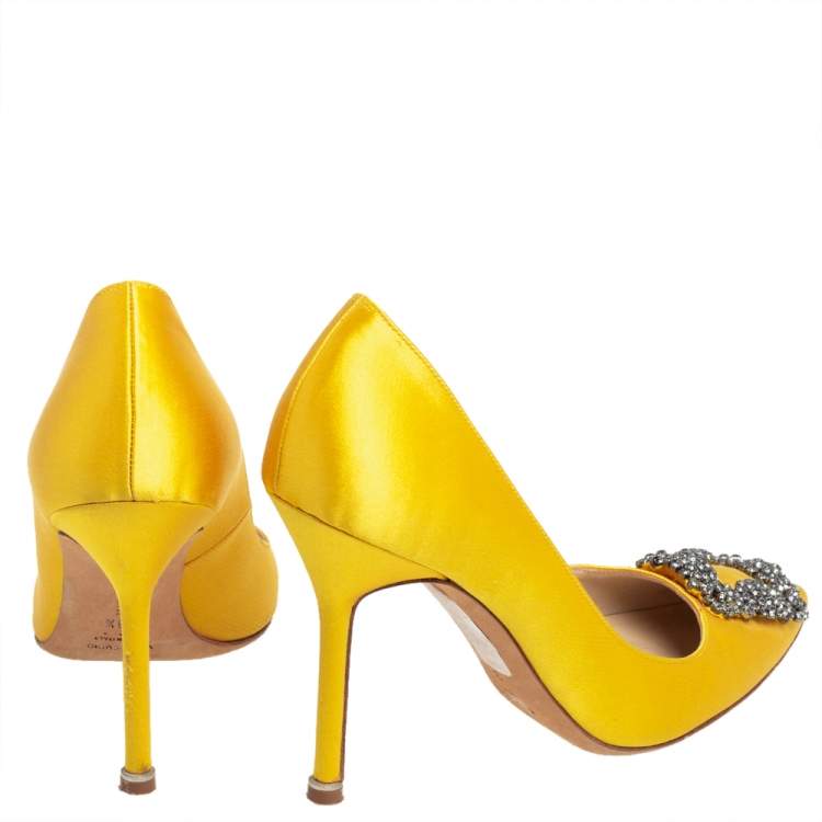 Pre Owned Manolo Blahnik Yellow Satin Hangisi Pumps Size 38.5