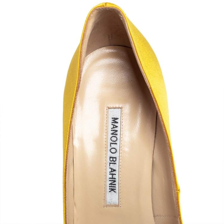 Pre Owned Manolo Blahnik Yellow Satin Hangisi Pumps Size 38.5