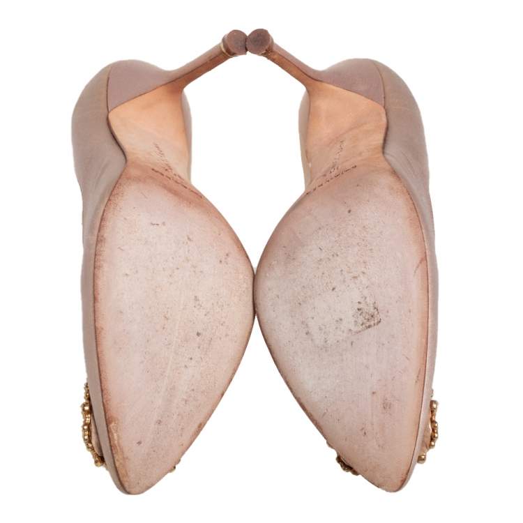 Pre Owned Manolo Blahnik Beige Satin Hangisi Pearl Embellishments Pumps Size 36.5