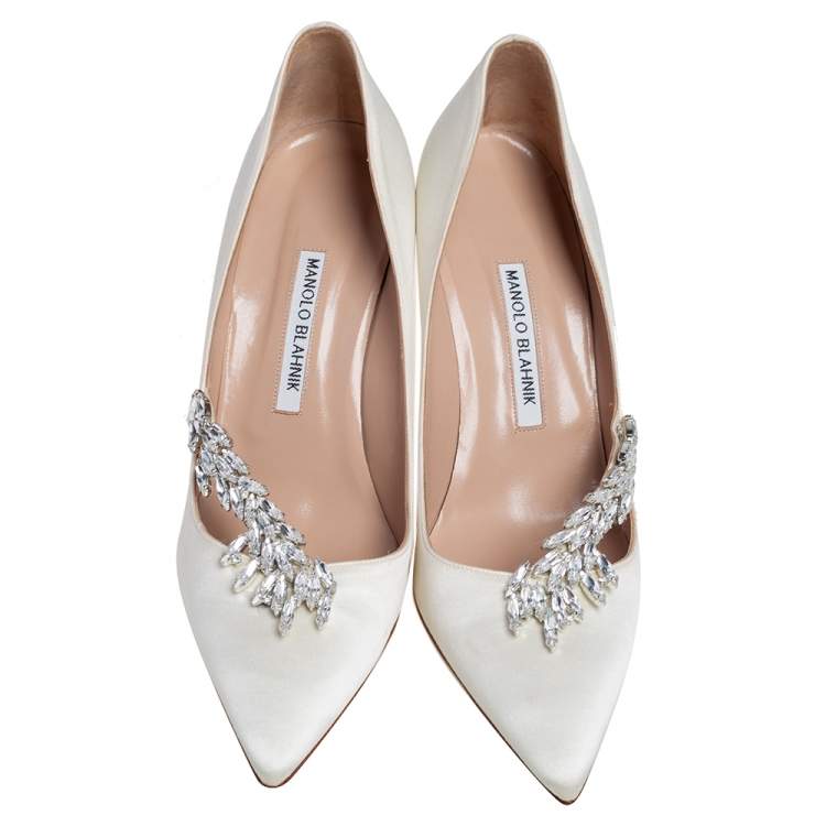 Pre Owned Manolo Blahnik Cream Satin Jewel Nadira Pointed Toe Pumps Size 40