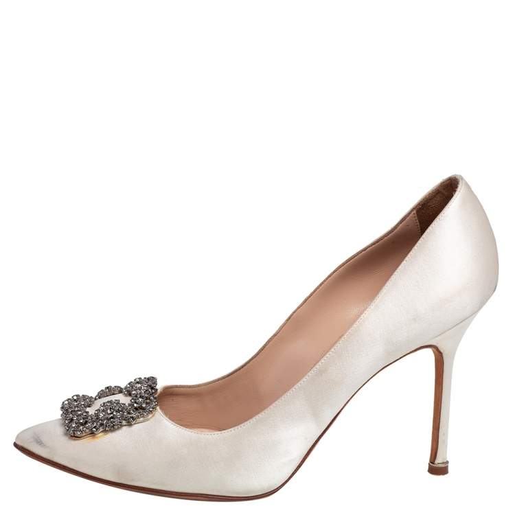 Pre Owned Manolo Blahnik White Satin Hangisi Crystal Embellished Pumps Size 42