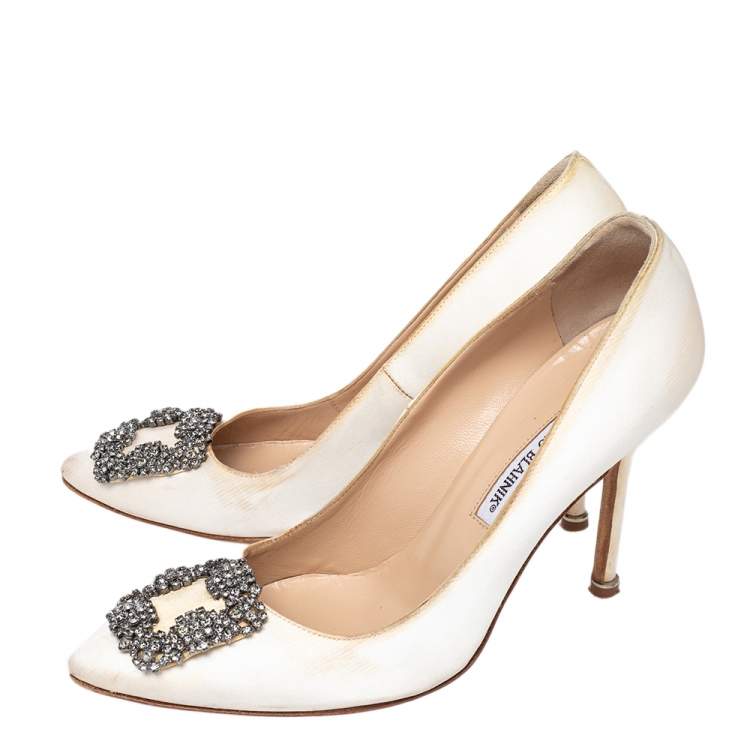 Pre Owned Manolo Blahnik White Satin Hangisi Embellished Pumps Size 39