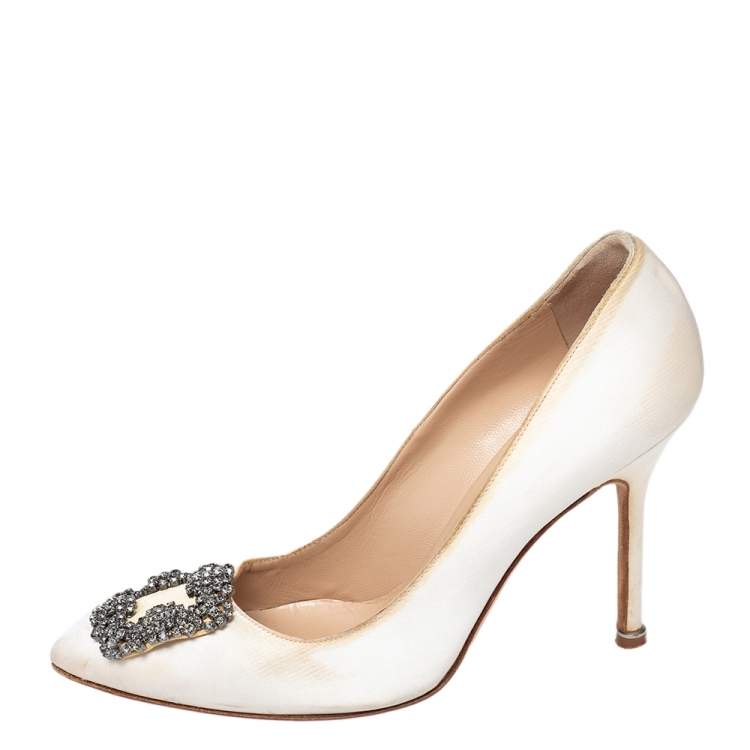 Pre Owned Manolo Blahnik White Satin Hangisi Embellished Pumps Size 39