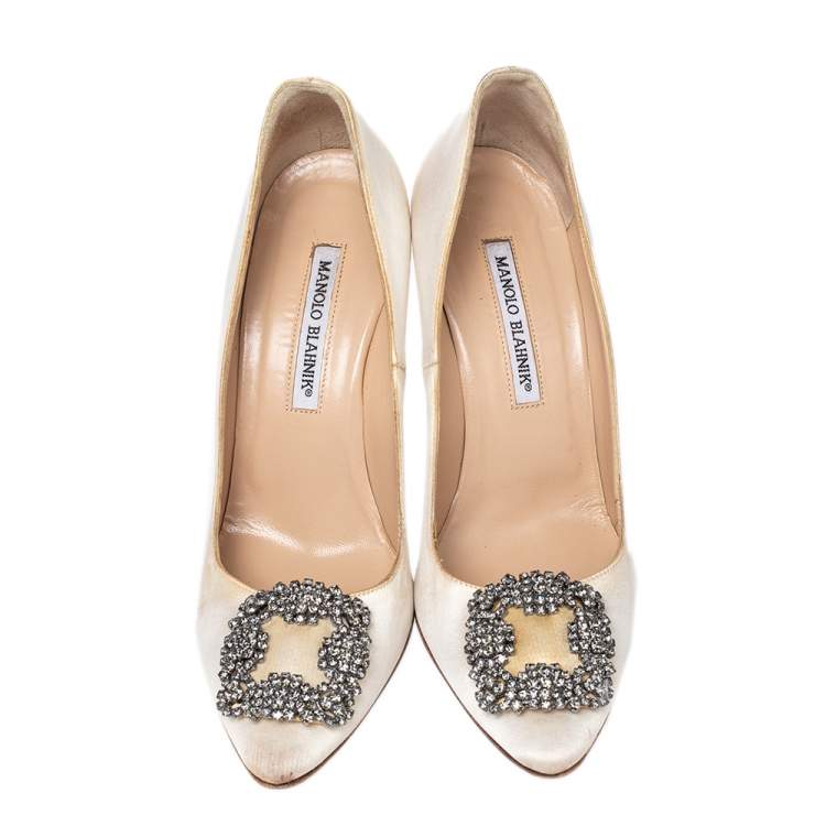 Pre Owned Manolo Blahnik White Satin Hangisi Embellished Pumps Size 39