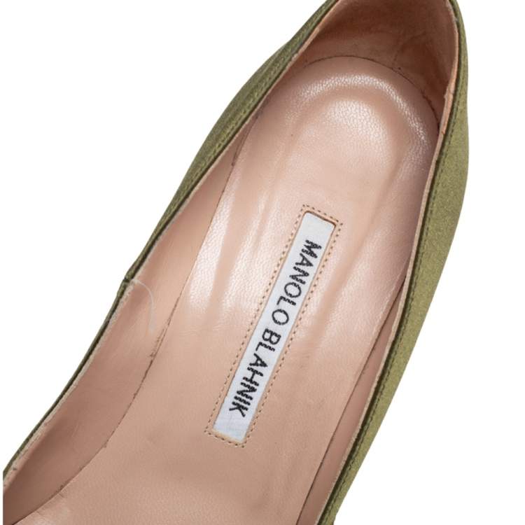 Pre Owned Manolo Blahnik Green Satin Hangisi Embellished Pumps Size 37.5