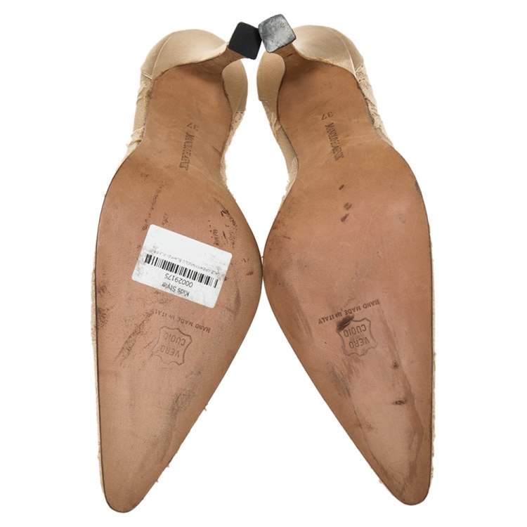 Pre Owned Manolo Blahnik Cream Lace and Satin Pointed Toe Pumps Size 37