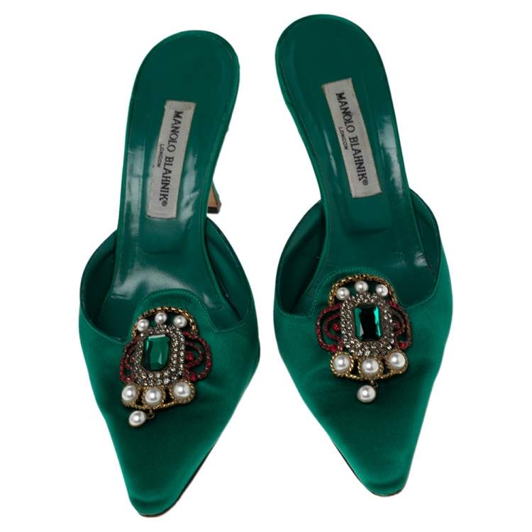 Pre Owned Manolo Blahnik Green Satin Hangisi Sandals Size 41